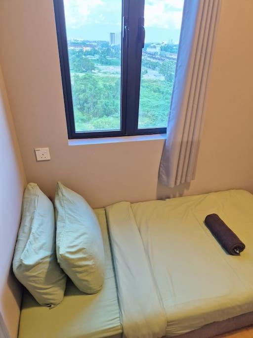 Pangsapuri Serene And Peaceful 2 Bedrooms 3 Pax - 10 Min To Ciq