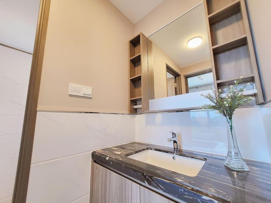 Serene And Peaceful 2 Bedrooms 3 Pax - 10 Min To Ciq Pangsapuri Johor Bahru