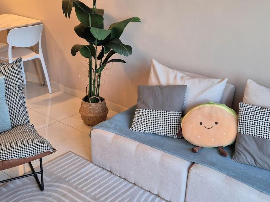 Serene And Peaceful 2 Bedrooms 3 Pax - 10 Min To Ciq Pangsapuri Johor Bahru